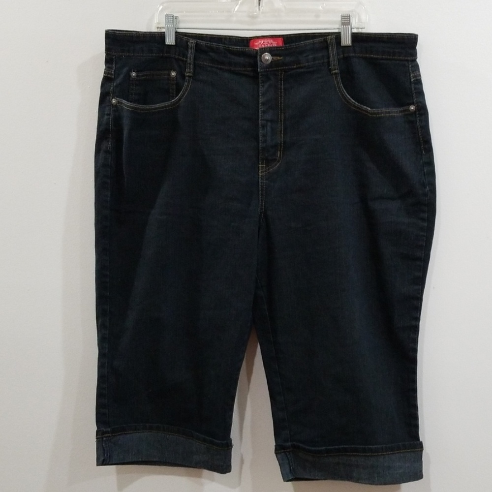 Jean Bay women's blue denim jean capris